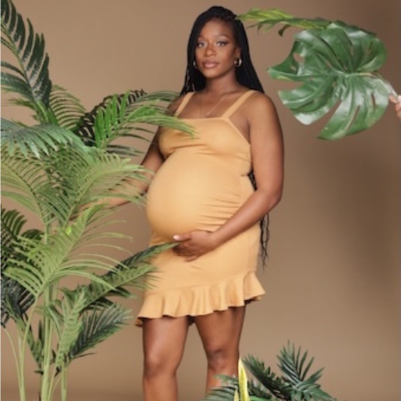 Asymmetrical short ruffle Maternity dress - Picture 3 of 5